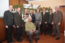 Geehrte: Rudolf Jahnsen (sitzend, 40 J. LJN), Rolf Meves (5.v.r.,ausgezeichnet mit Goldenem Rebhuhn), Michael Schmidt, Heiko Boning, Peter Gramberg, Max Hunger (je 25 J. LJN)