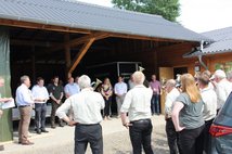 Hohe Resonanz: Die Einweihung der Feldhuhnstation stieß auf sehr großes Interesse: Die Jagdbornbläser St. Hubertus Merzen begrüßten die Gäste. 