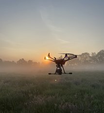 Drohne im Flug          (Bild: B. Neuhaus-Eden)